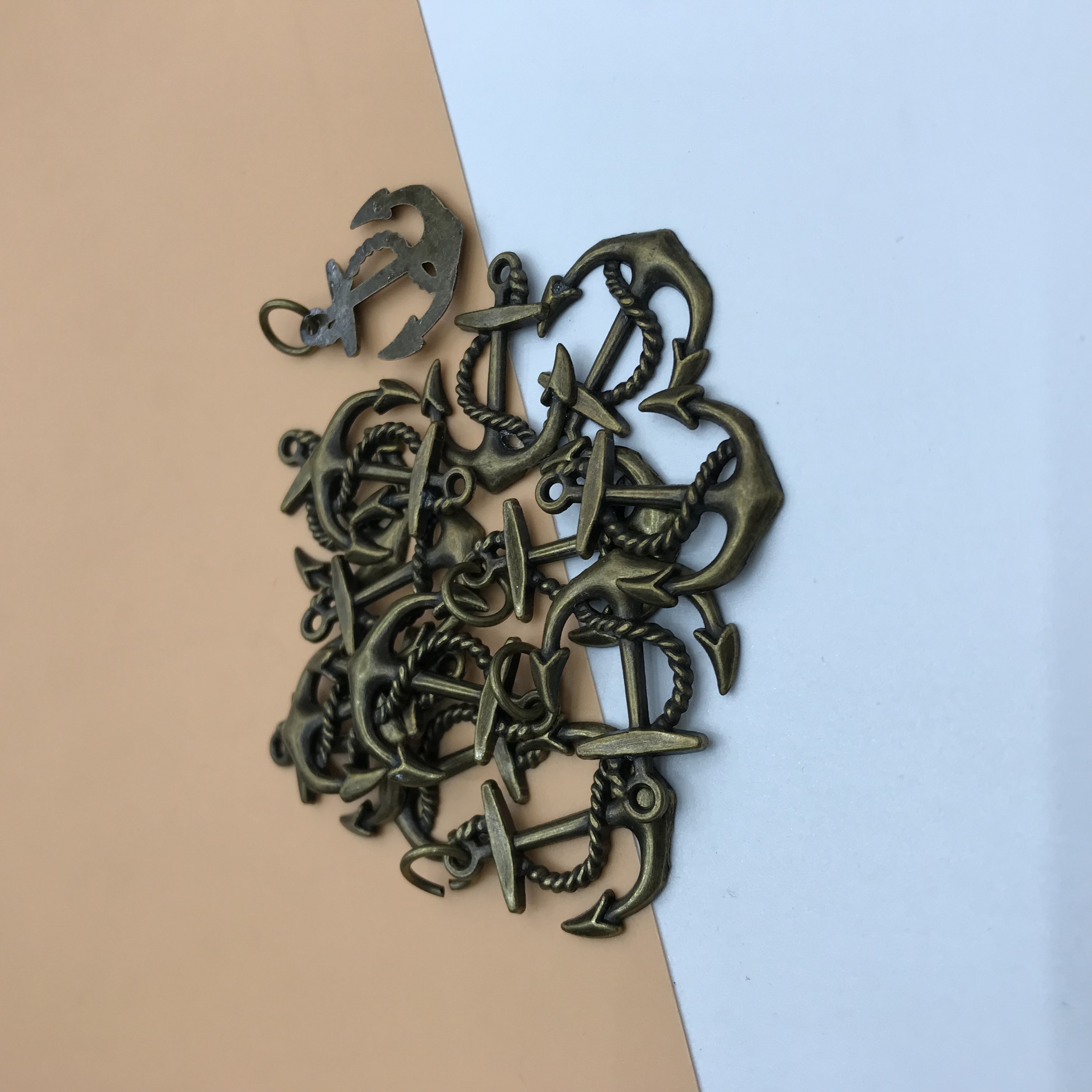 复古饰品产品图