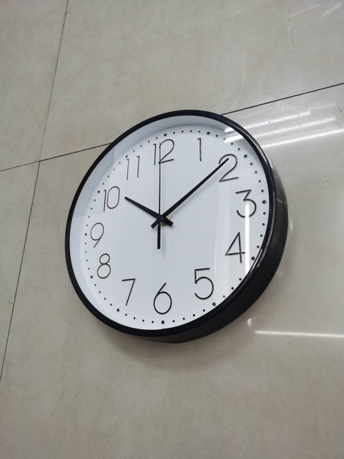 A 25CM circular three-dimensional wall clock Specification image