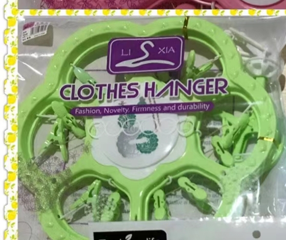 18-head round sock clips in three colors mixed together Specification image