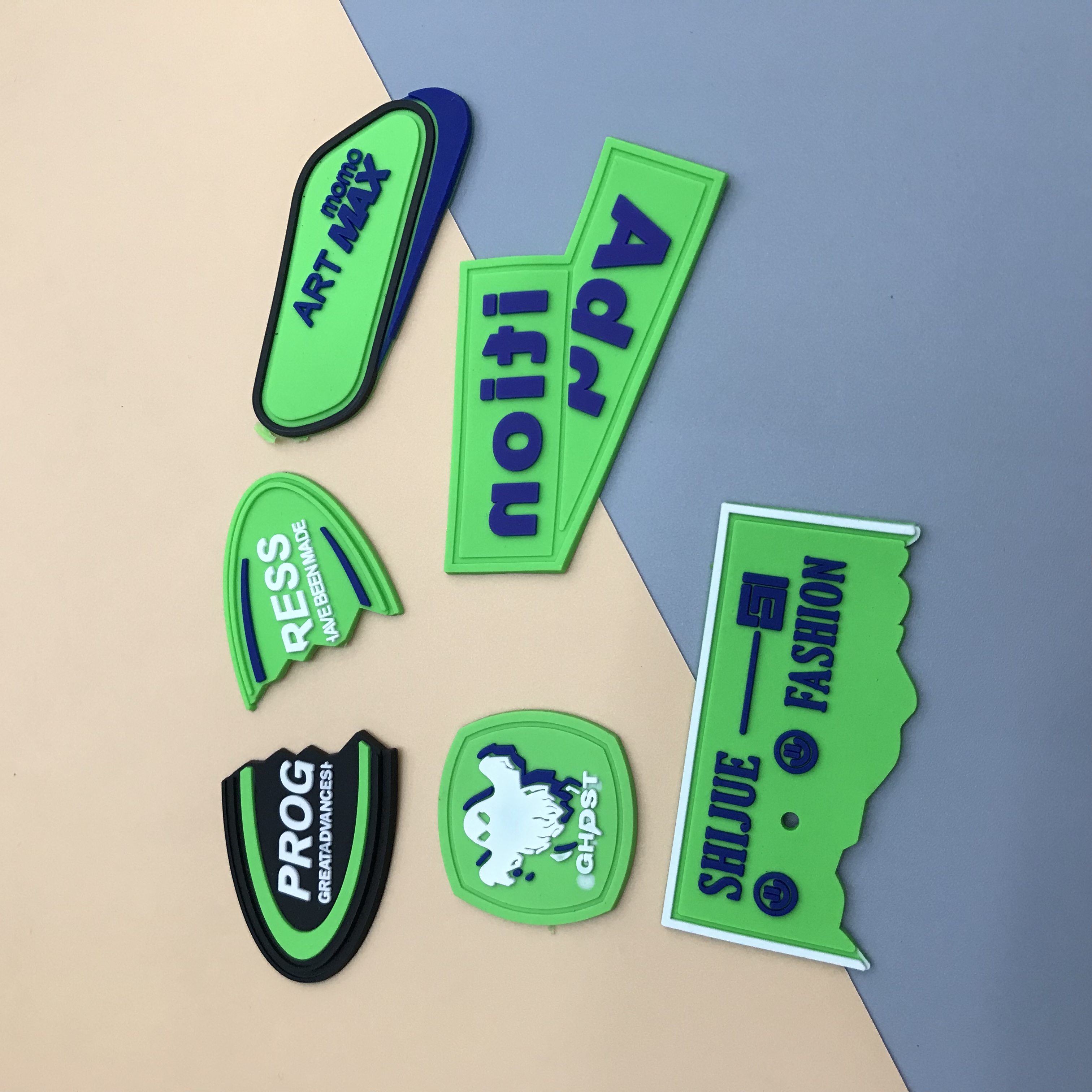 Drip plastic labels for clothing accessories and accessories detail image 4