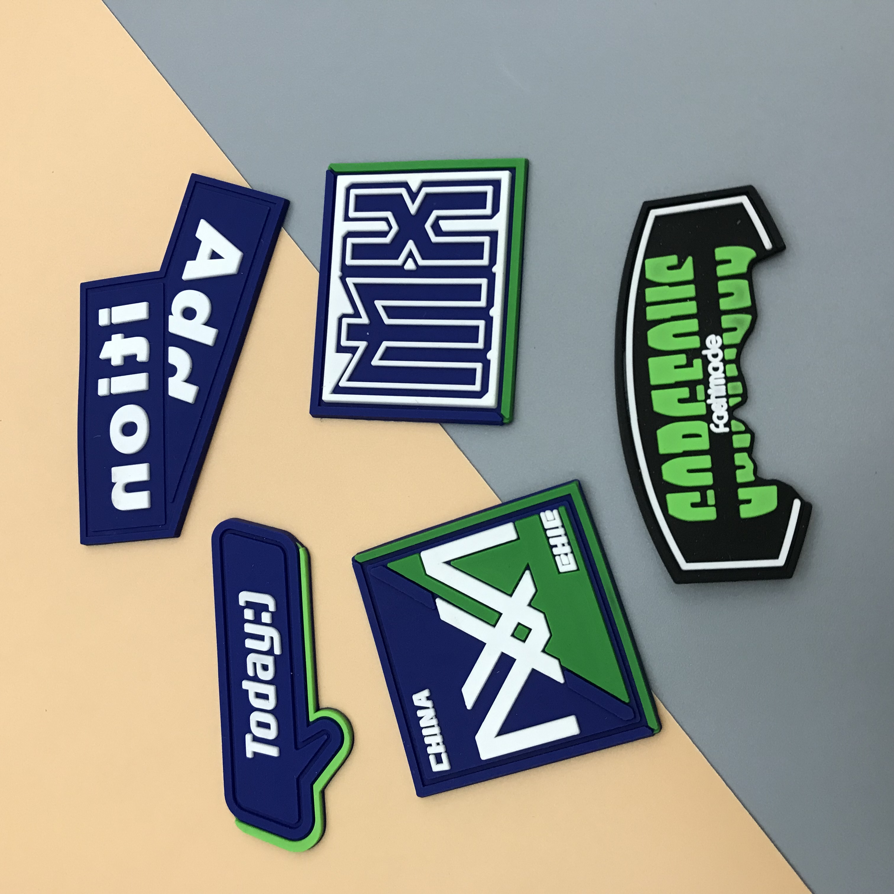 Plastic drip labels for clothing accessories, shoes, hats, bags and luggage decoration details Picture