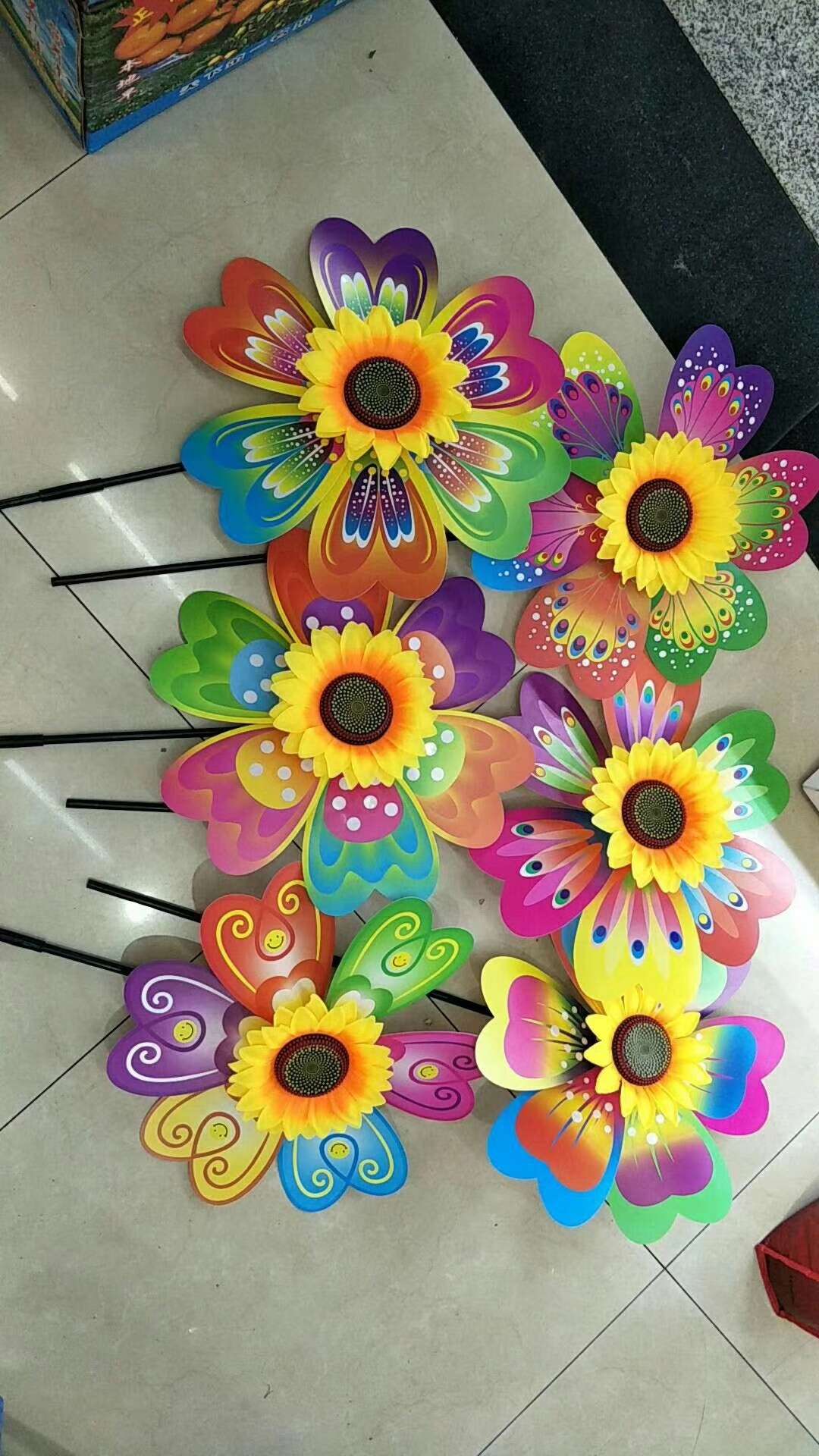 36cm fiberglass rod sunflower windmill, large sunflower, colorful windmill, kindergarten, real estate, scenic area decoration, windmill, street stall, hot sale Application Scenario