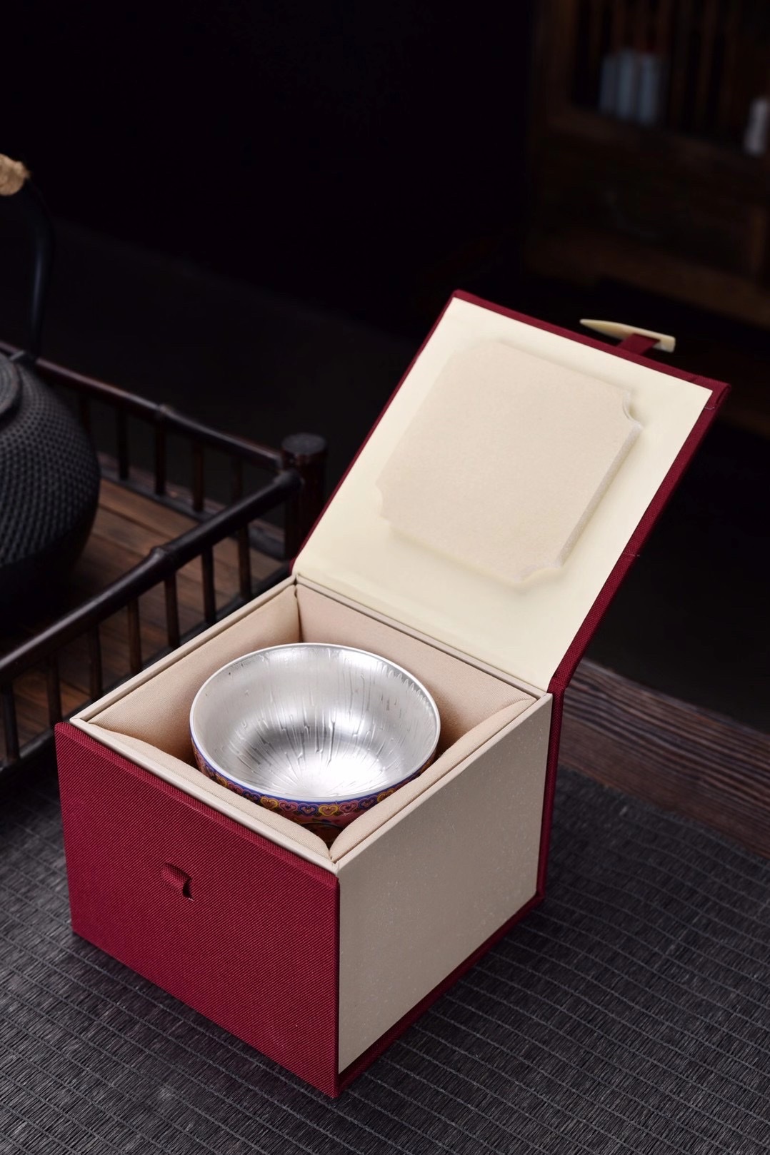 Kun Kun Ceramics 999 Enamel Silver Tea Cup, Kung Fu Tea Bowl, Ceramic Tasting Cup, Hand-Painted Silver Cup, Host Cup, Single Cup Gift Box 030 Item Picture