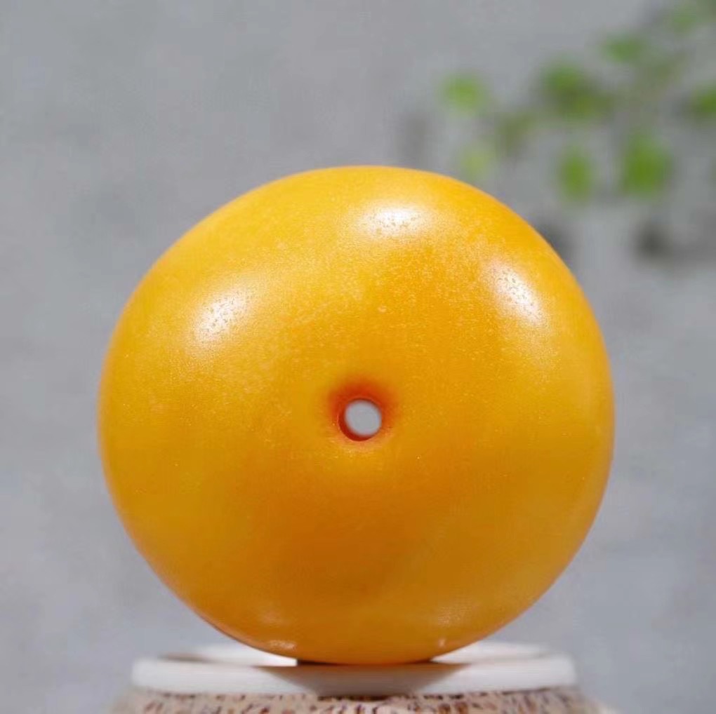 Old amber Button 2