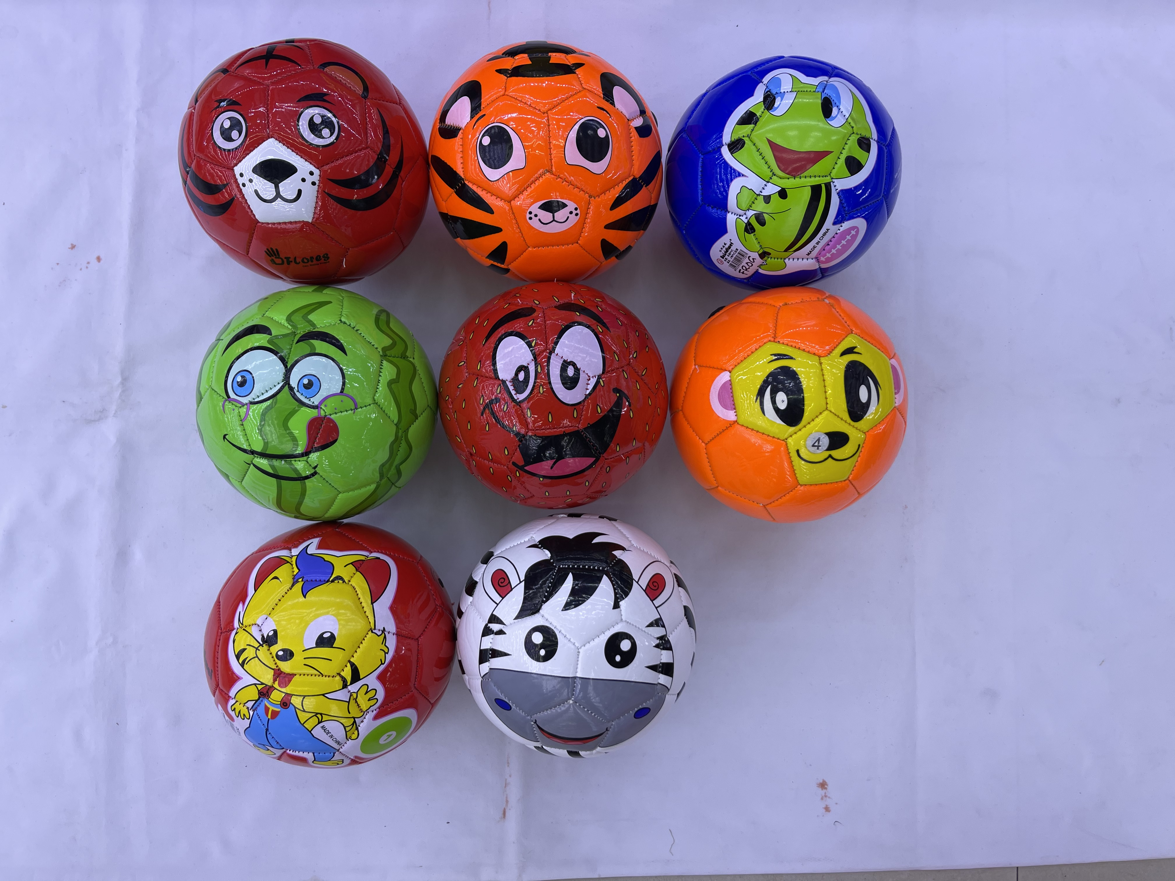 No. 2 foamed PU football -76 details Picture
