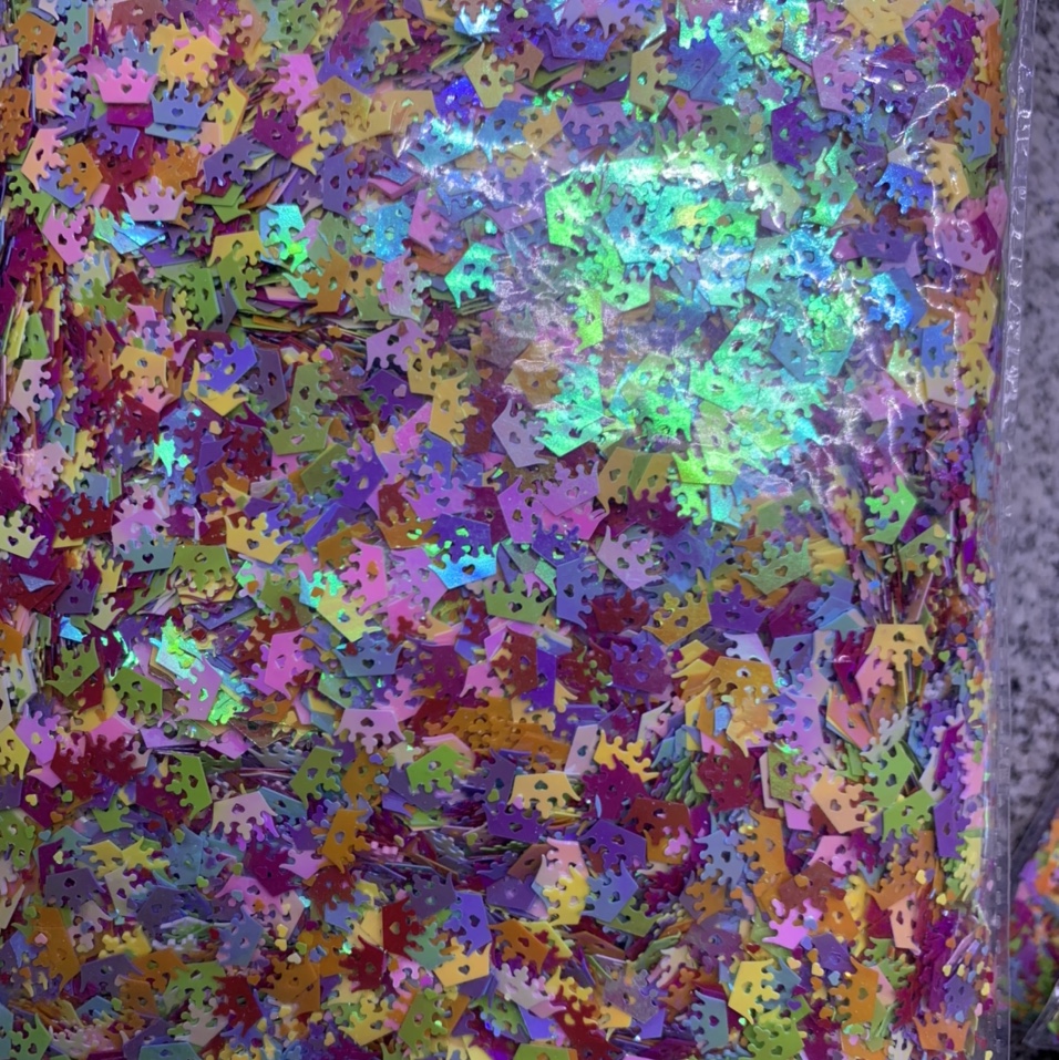 Factory direct sales of nail polish glitter, PVC sequins, DIY gold powder, gold onion powder qu11