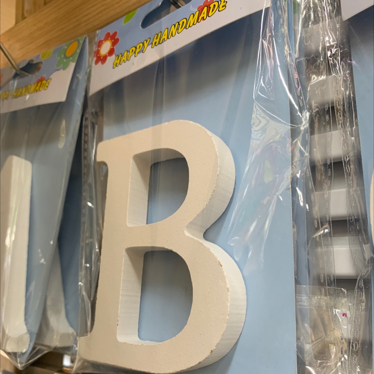 英文字母木质工艺品—B