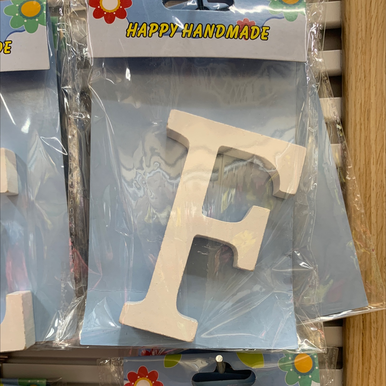 英文字母木质工艺品摆件—F