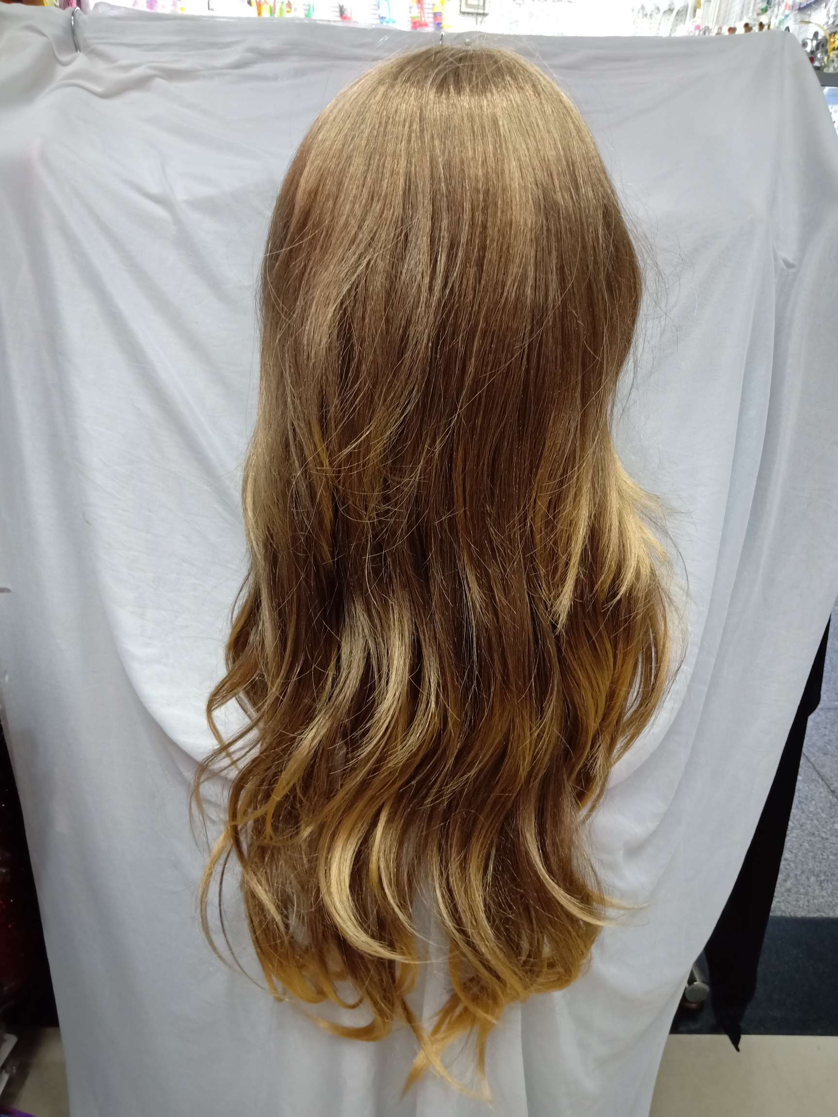 Wholesale of 0126 long wavy hair wig covers Application Scenario