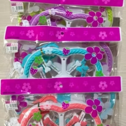 18-head sock clips in 4 colors mixed together