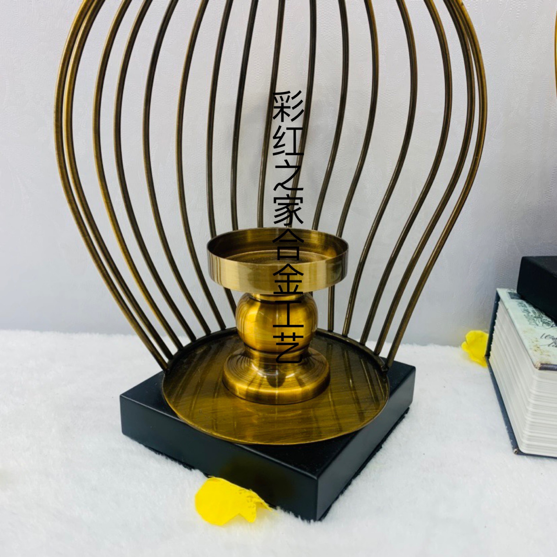 شمعدان على ضوء الشموع المعدنية الصينية الجديدة على ضوء الشموع المصنوعة من المعدن Specification image