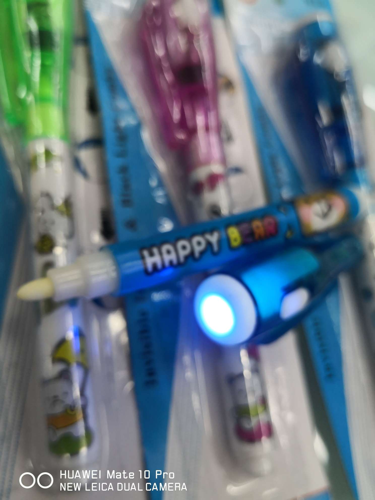 Yiwu Boyang Pen and Ink Products Store WM-816 single card suction packaging invisible pen. Colors: pink, blue, green, purple Item Picture