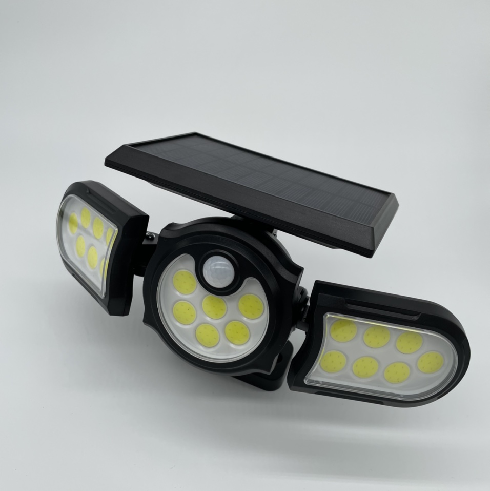 新款太阳能充电感应路灯COB可调节折叠三面多方位照明