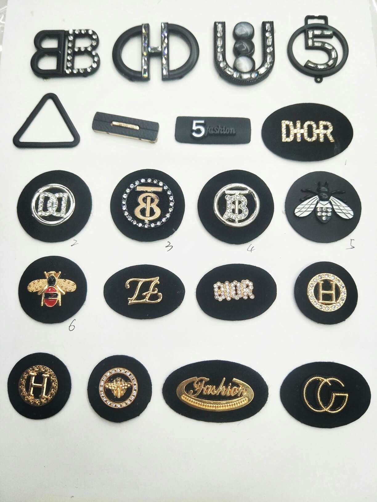 服饰合金皮标 PU标 发饰粘贴 服饰搭配气质百搭围巾帽子手套袜子饰配 皮标锌合金详情图2