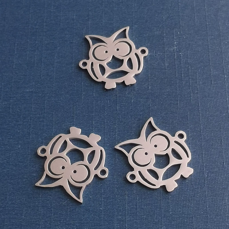 DIY Accessories Titanium Steel Owl Pendant Accessories Vintage round hollow-out clothing bracelet jewelry accessories