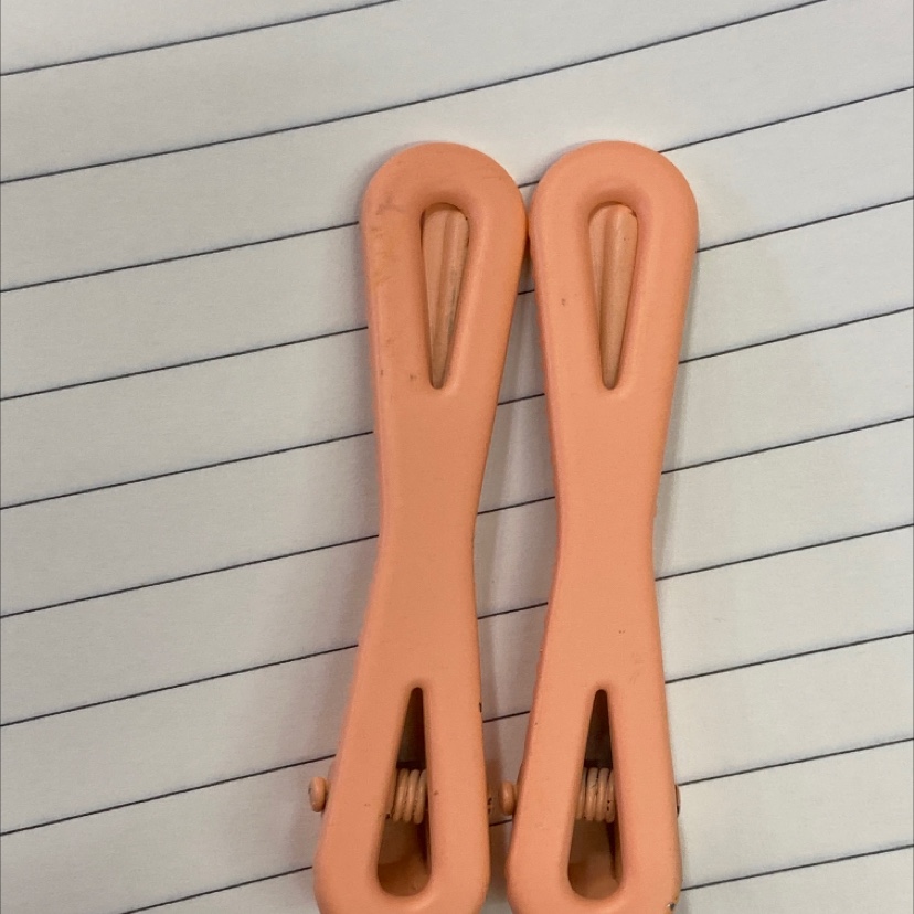 Orange figure eight clip thumbnail