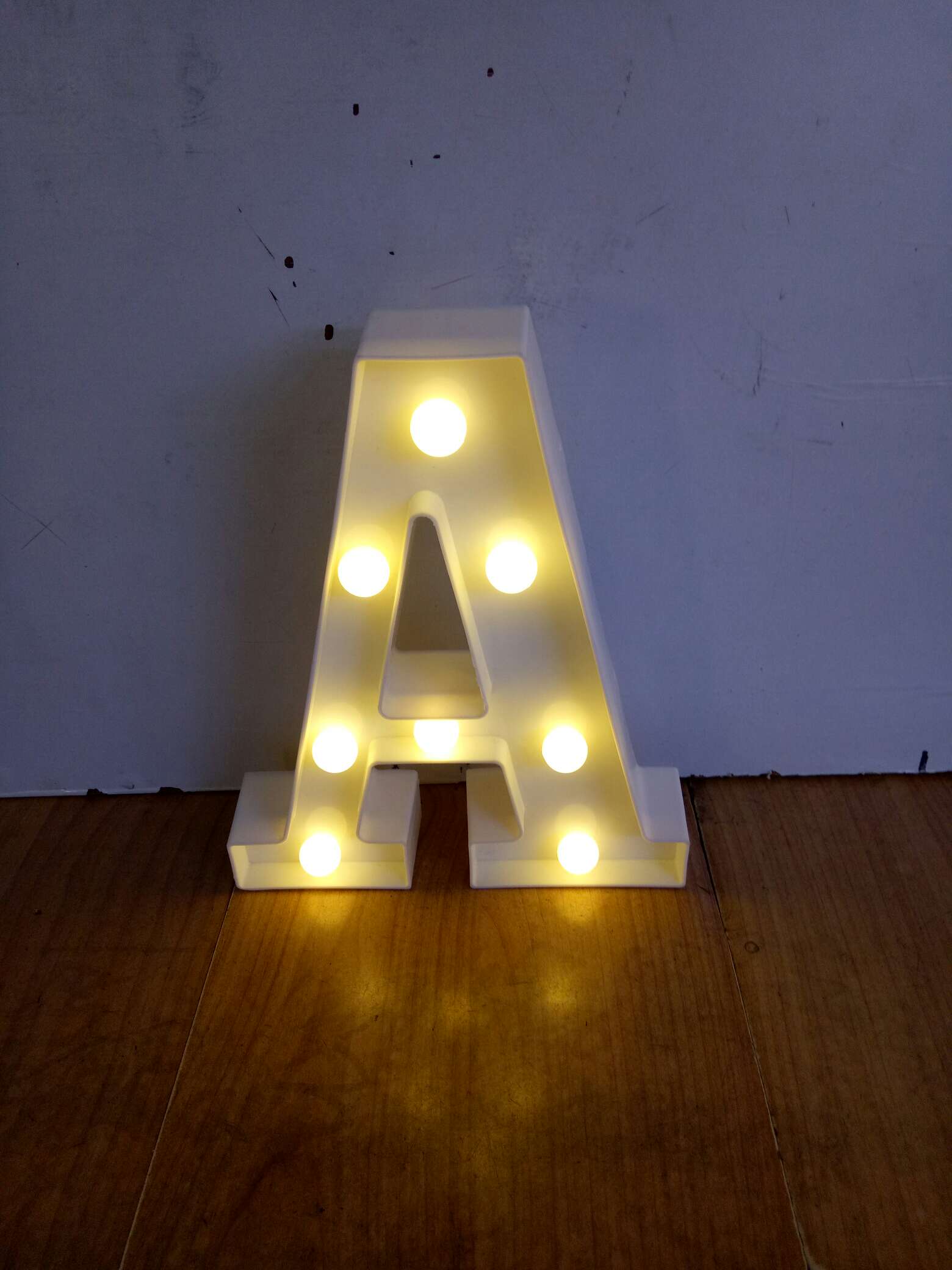 21.8 cm white A-letter lamp Specification image