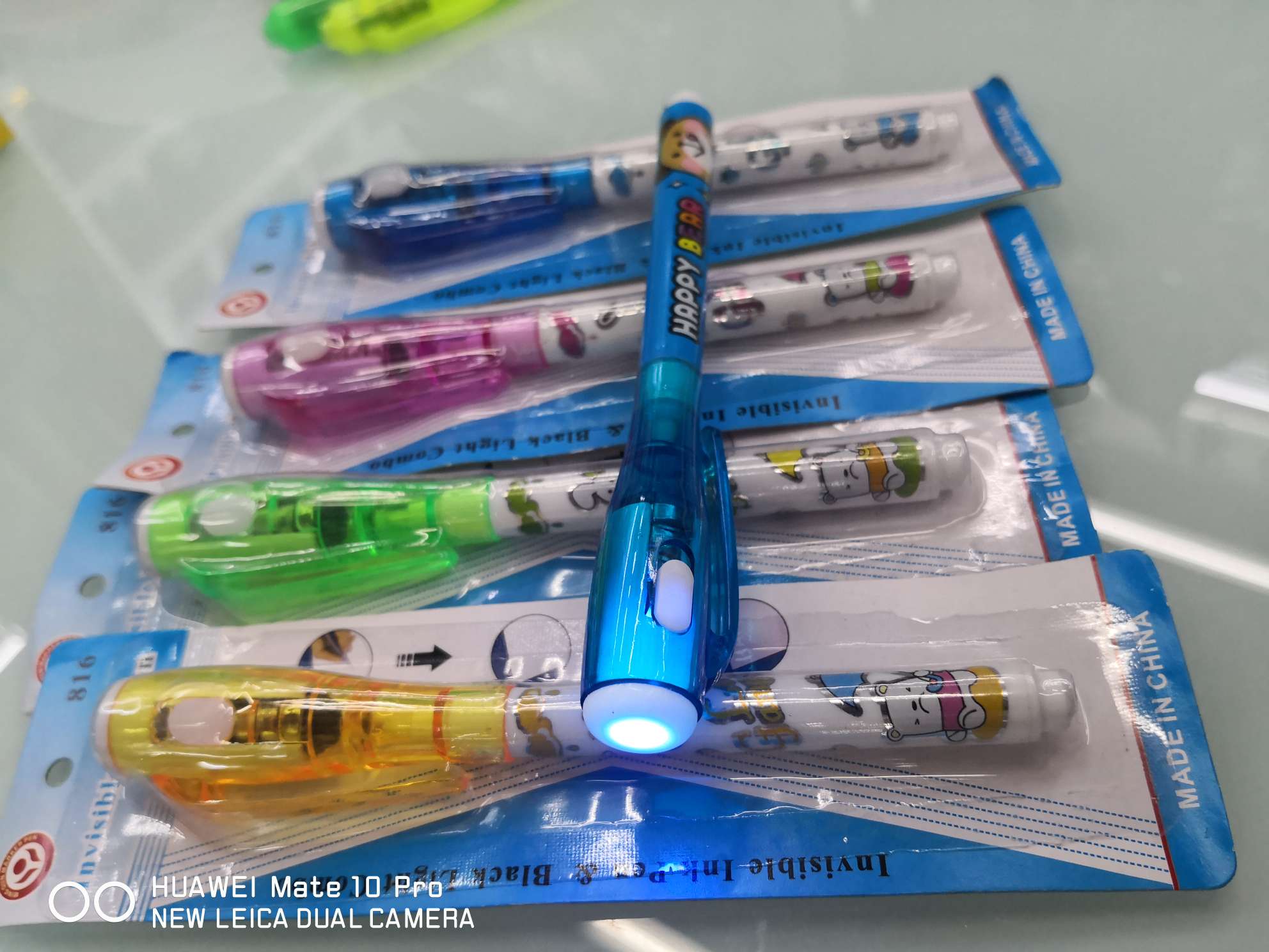 Yiwu Boyang Pen and Ink Products Store WM-816 single card suction packaging invisible pen. Colors: pink, blue, green, purple Application Scenario
