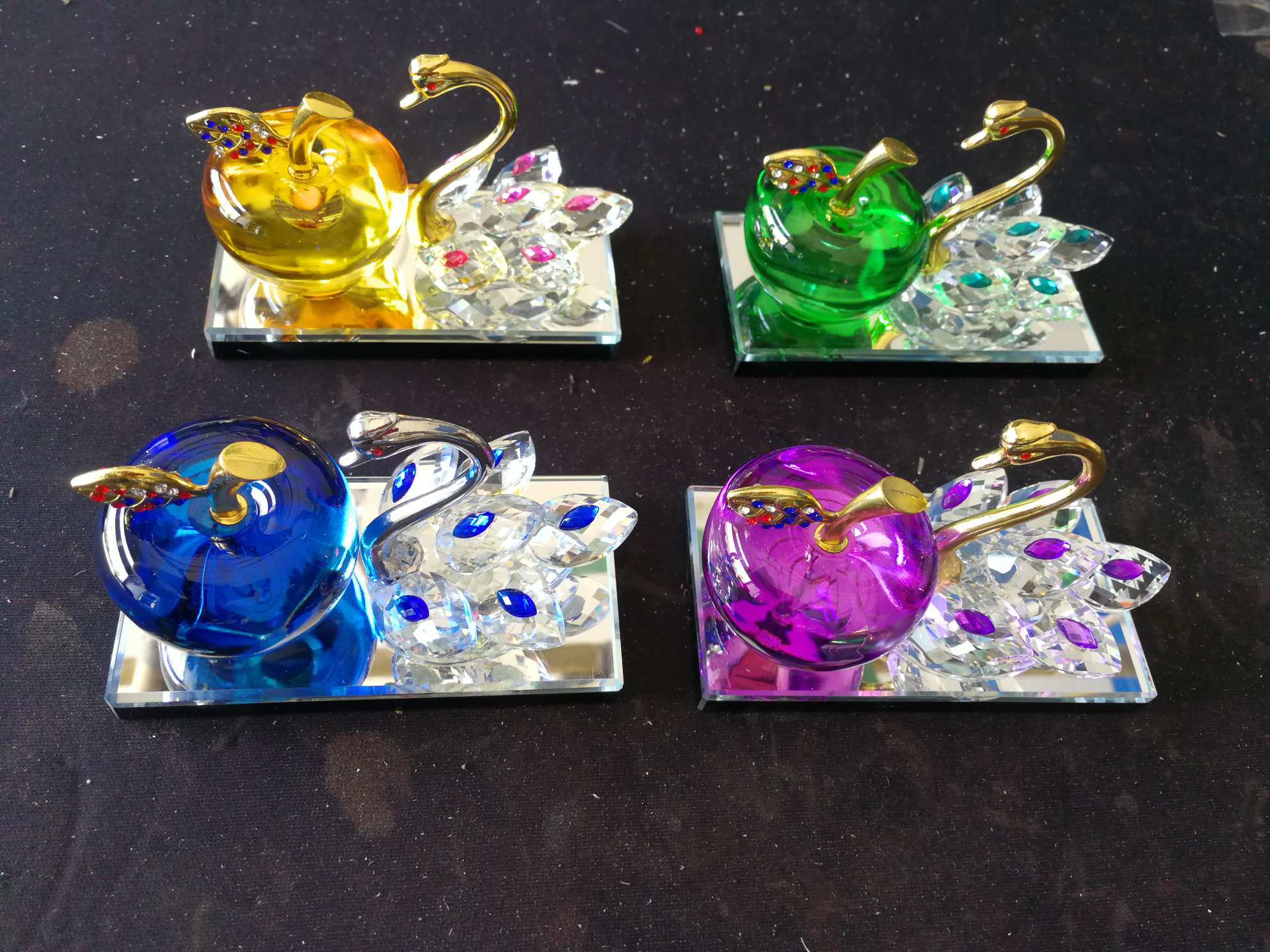 水晶金属苹果小孔雀详情图1