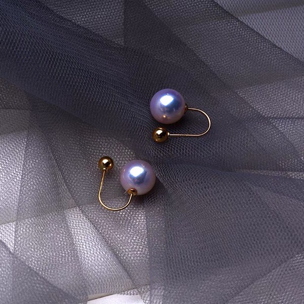 Pearl studs, earrings and earrings