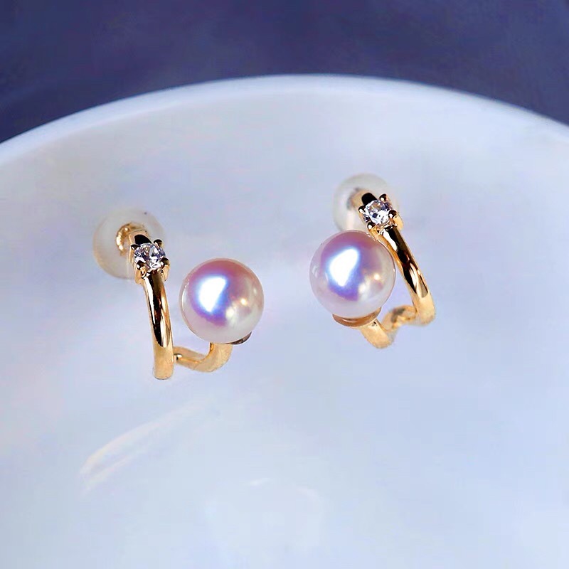 Pearl stud earrings Mini pearl earrings