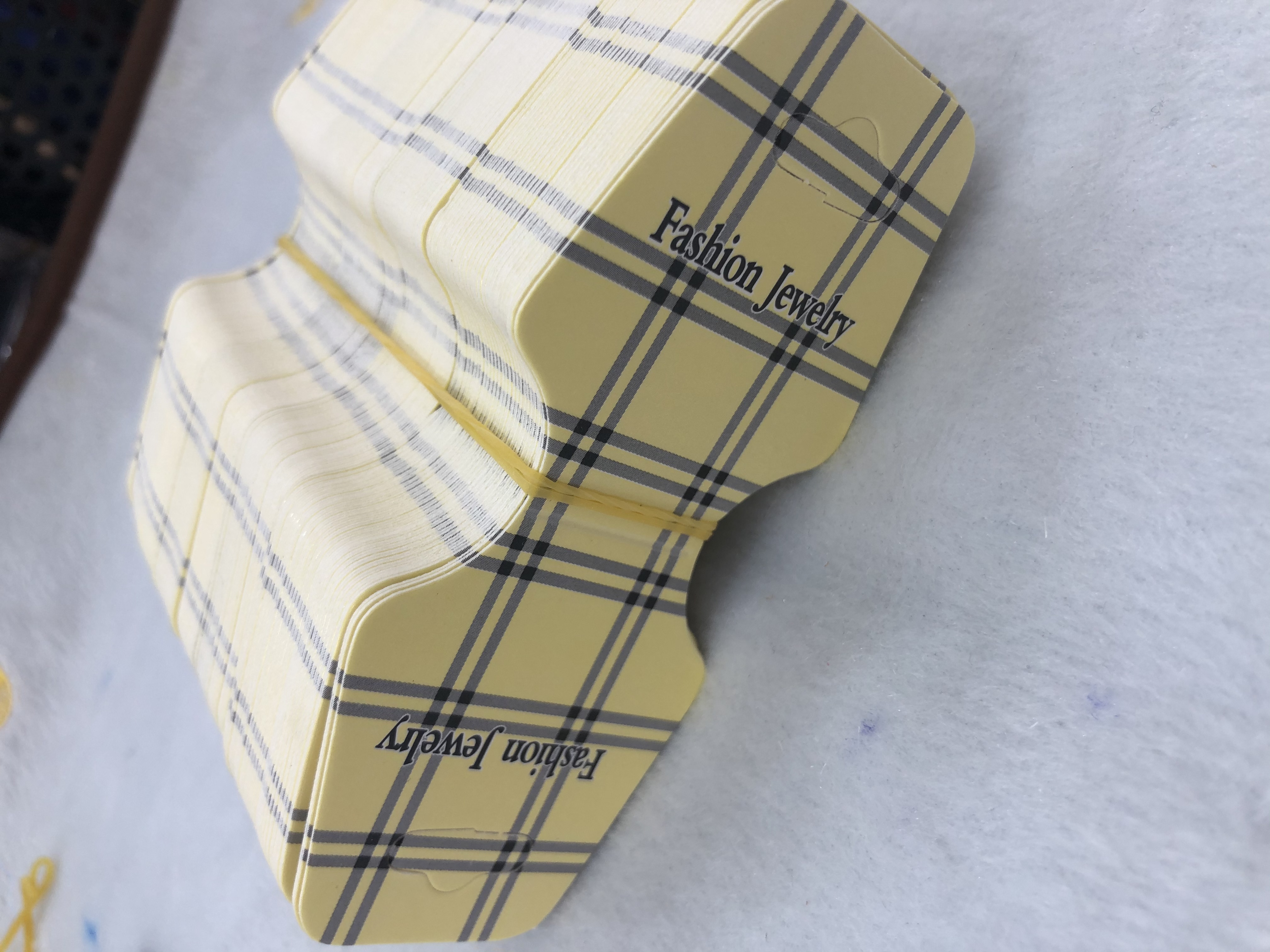 46*102印黄色方格350克白卡印刷正面腹亮膜详情6