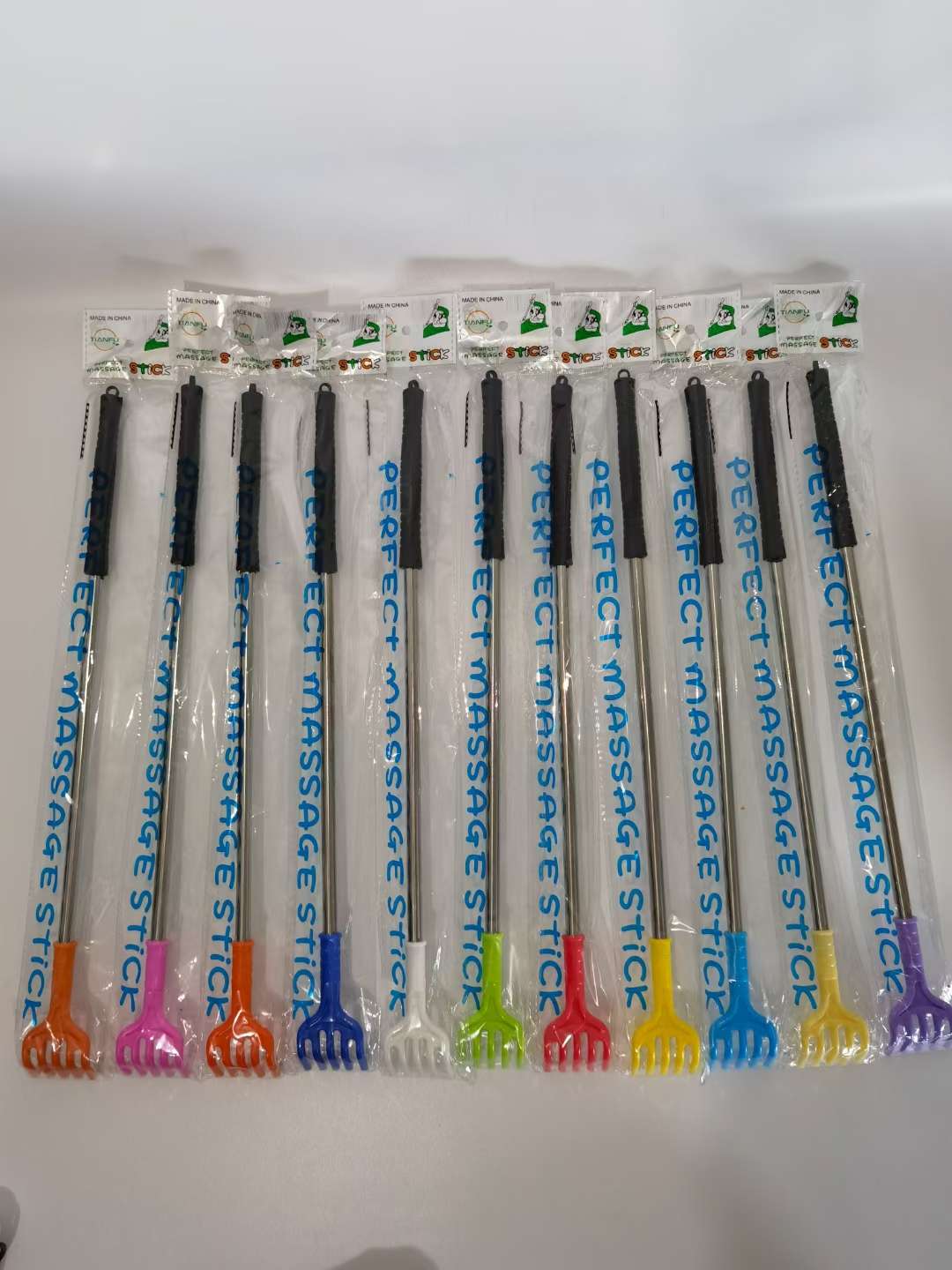 The black-handled back scratcher doesn't require someone to scratch the itch detail image 3