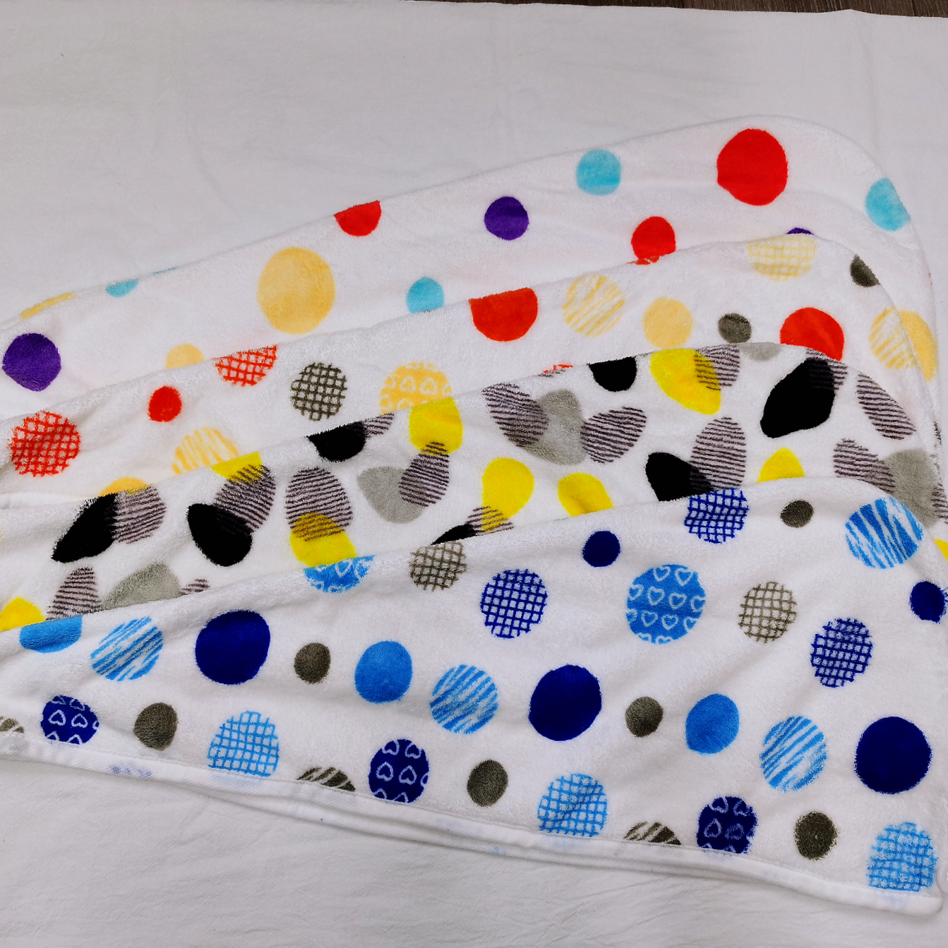 The Qiao Mei daily necessities printed dry hair cap has strong water absorption and does not shed hair