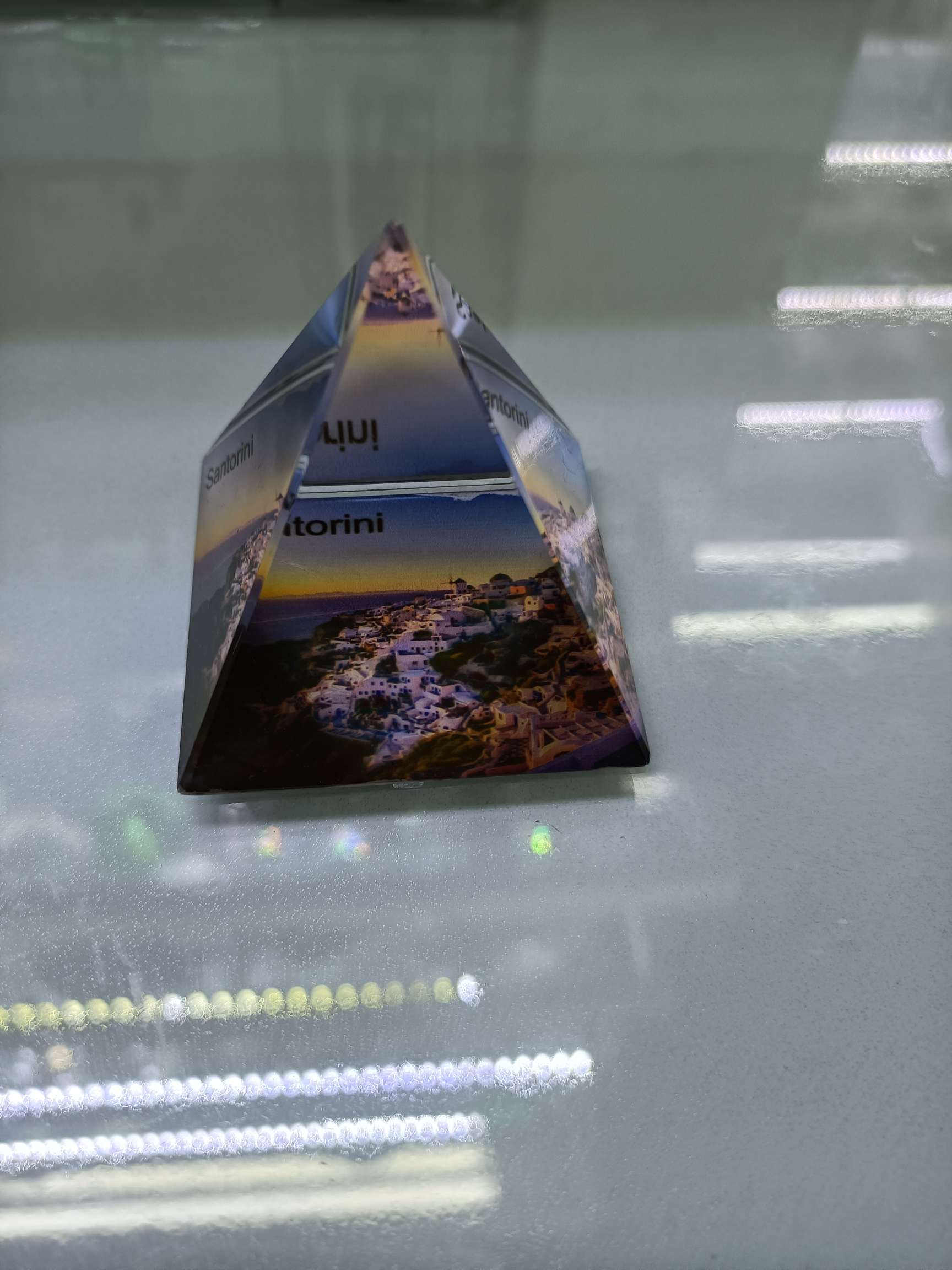 Artesanía de cristal de yan fan 7951 triangular en relieve 50 pirámides triangular para recuerdos Application Scenario