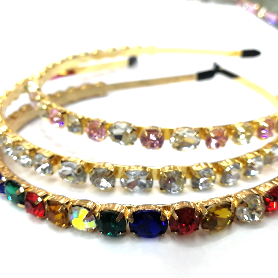 Yiwu International Trade City Chaoxia Diamond Jewelry's best-selling hair bands are from a big brand, simple and elegant, with trendy water diamonds