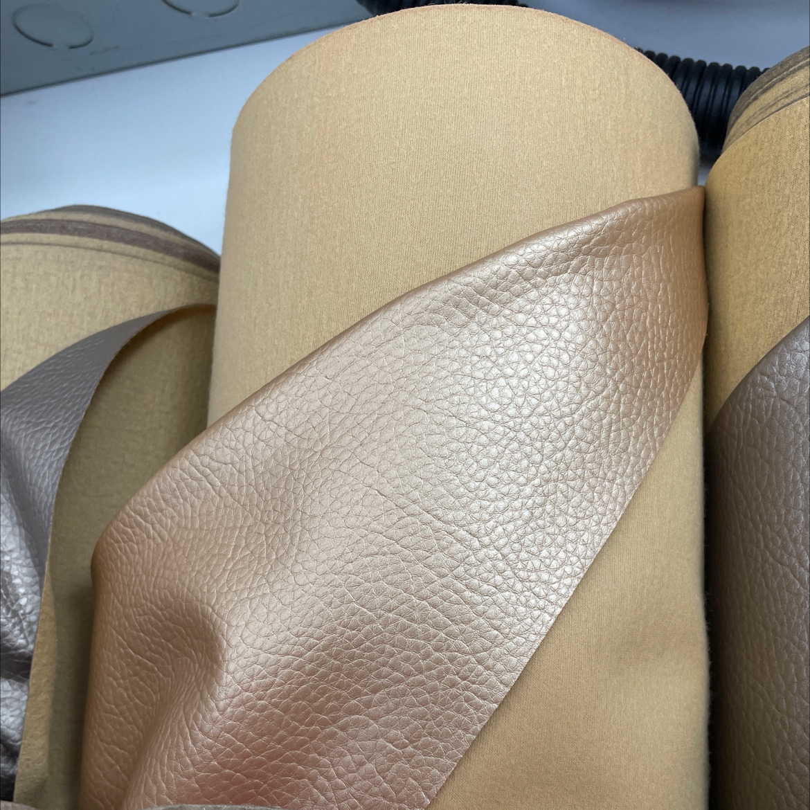 大荔枝纹皮革面料皮料沙发皮带饰品金色dlz035