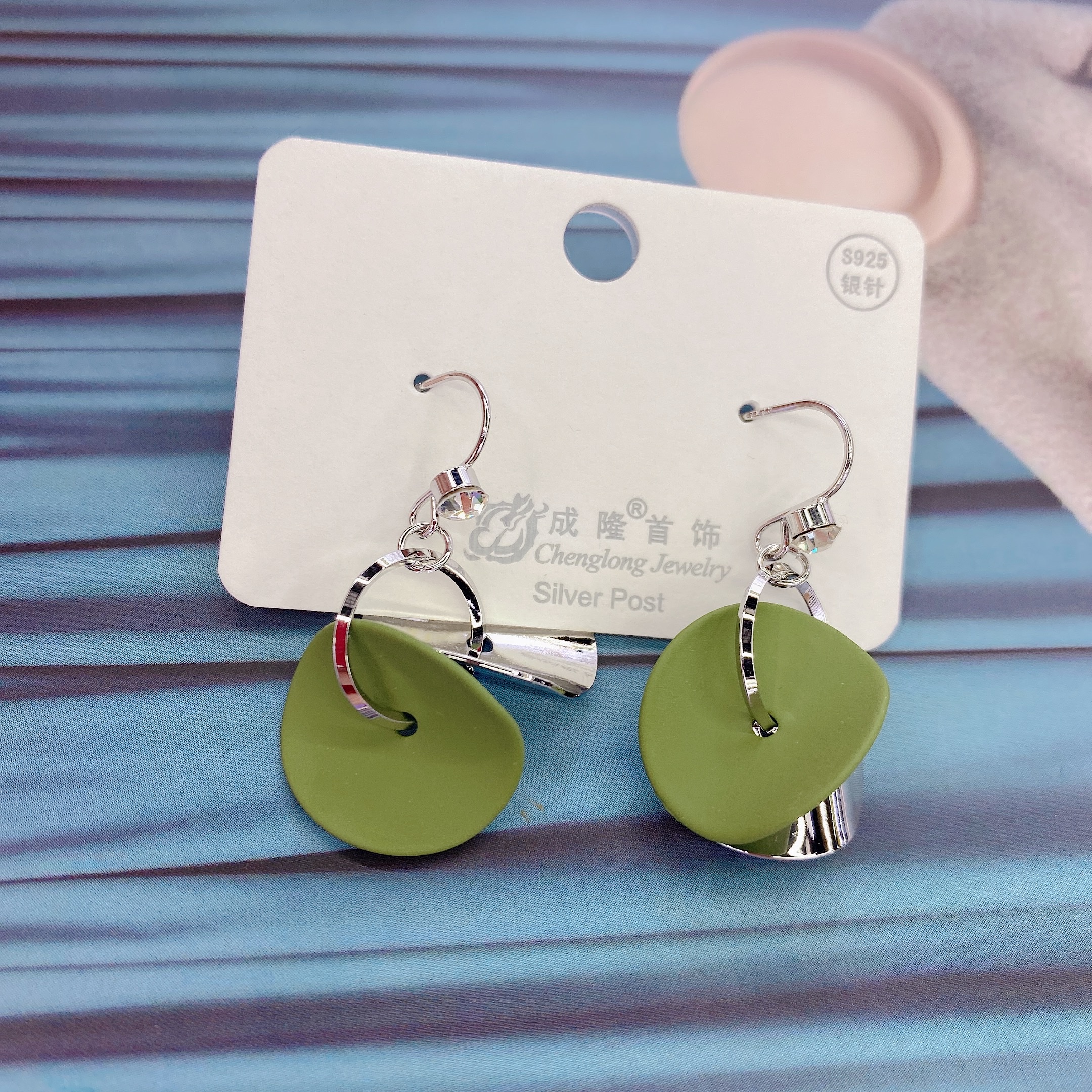 Chenglong Jewelry's high-end French earrings 2021 New style Trendy earrings for women, Korean style, internet-famous earrings, versatile S925 Silver Needle H0328-52.5 details Picture