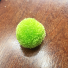 荧光绿毛线球