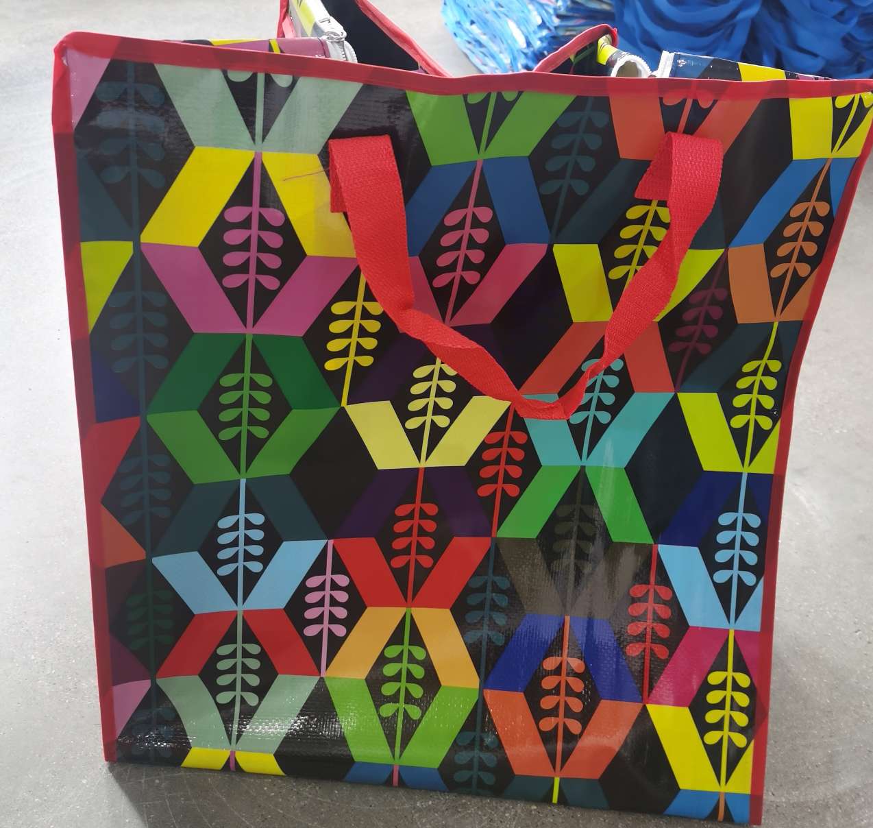 The original manufacturer offers a wide variety of patterns. You can freely choose woven bags, luggage bags, clothes storage bags, and waterproof cotton quilt storage bags for home storage. These are your ideal choices detail image 1