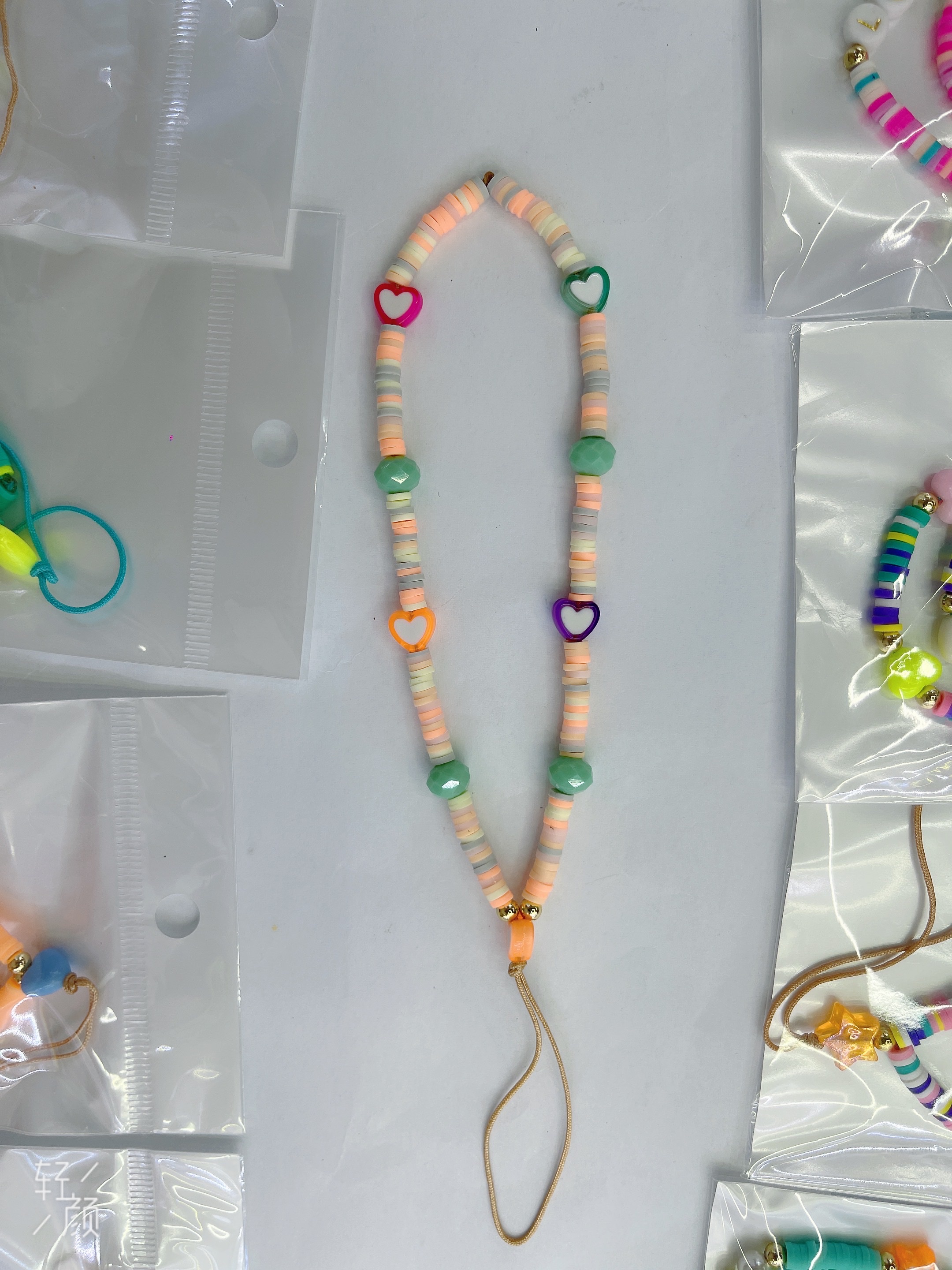 手机挂绳 手机链 20厘米 彩色软陶片爱心手机链 创意树脂爱心手机挂绳防丢挂链  详情图9