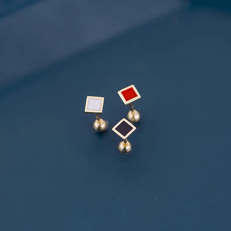 Earrings women don't need to take off earrings to sleep
