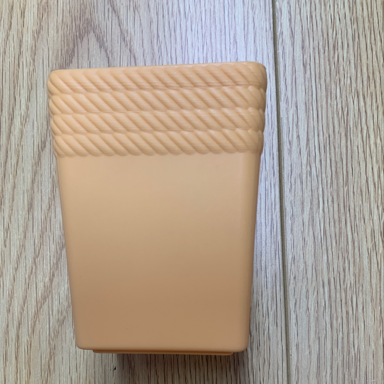 Square pen holder storage basket Application Scenario
