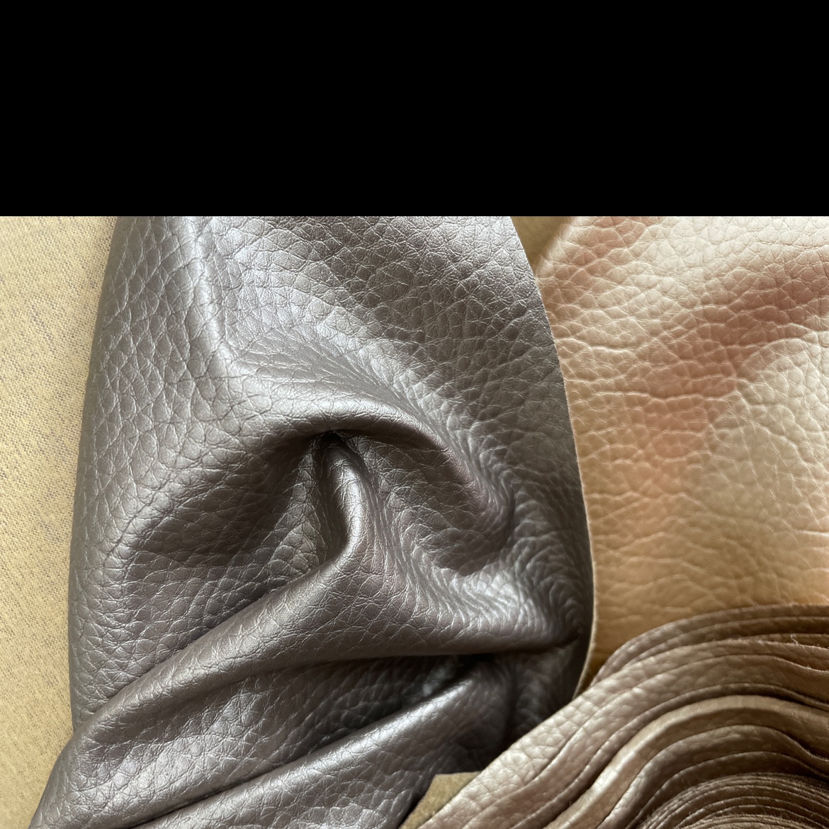 Large lychee-patterned leather fabric, leather sofa, leather belt, accessories, dark gold dlz039 Application Scenario