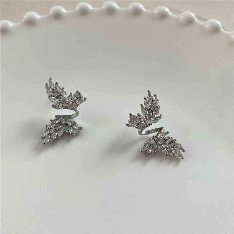 2021闪钻蝴蝶飞舞耳钉简约轻奢法式复古S925银针气质耳环耳饰女详情图4
