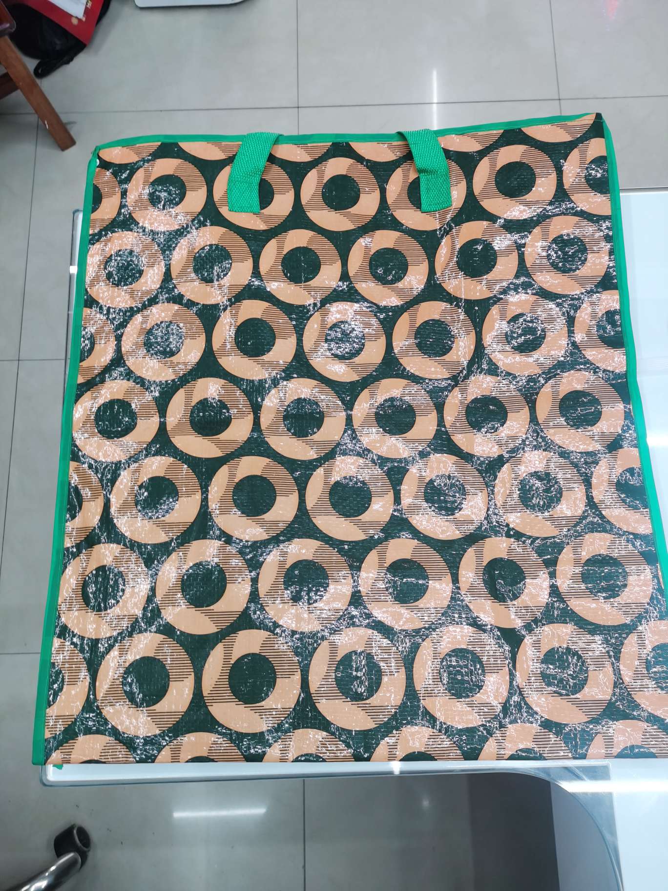 The original manufacturer offers a wide variety of patterns. You can freely choose woven bags, luggage bags, clothes storage bags, and waterproof cotton quilt storage bags for home storage. These are your ideal choices detail image 3