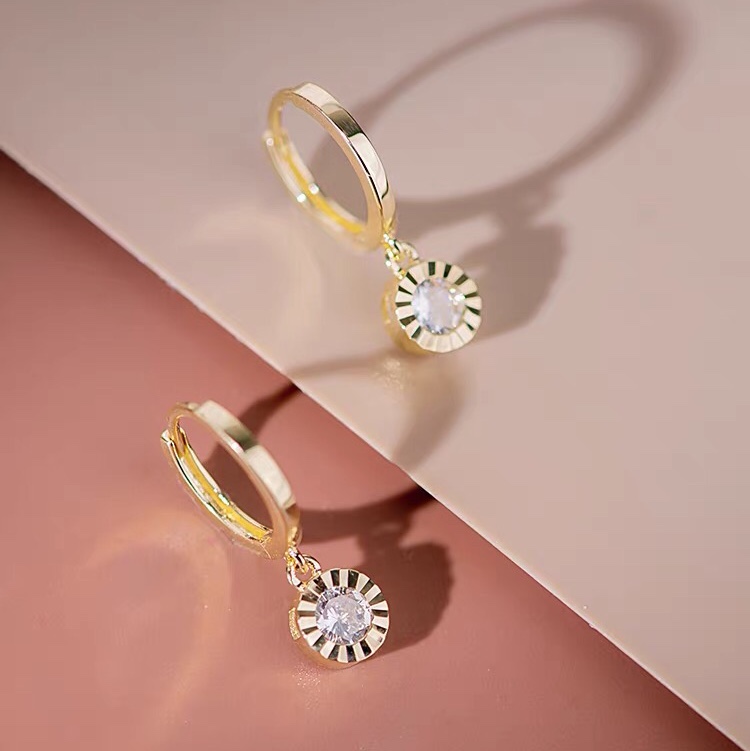 Earring girl Sparkles white zircon short drop earrings