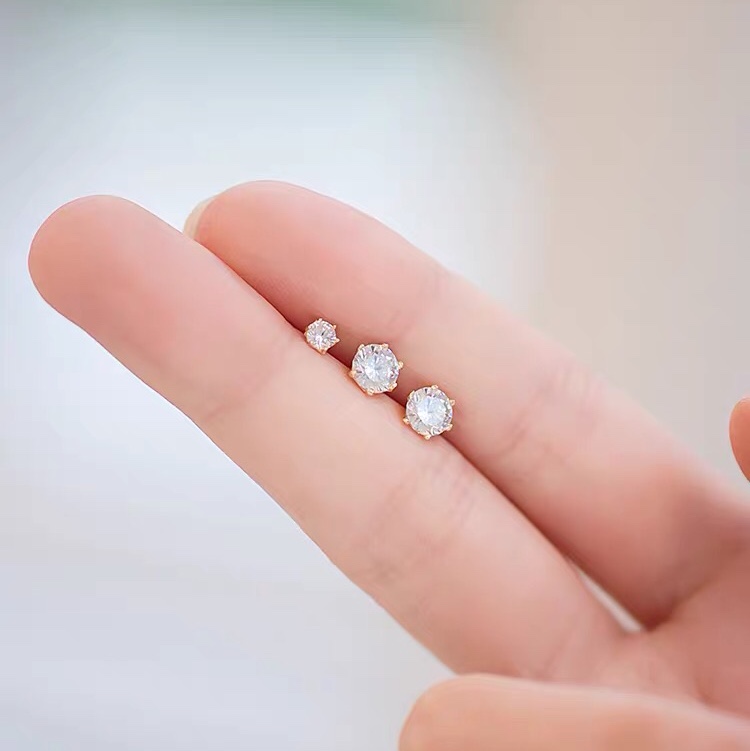 Stud earrings Women's six claw set screw stud earrings