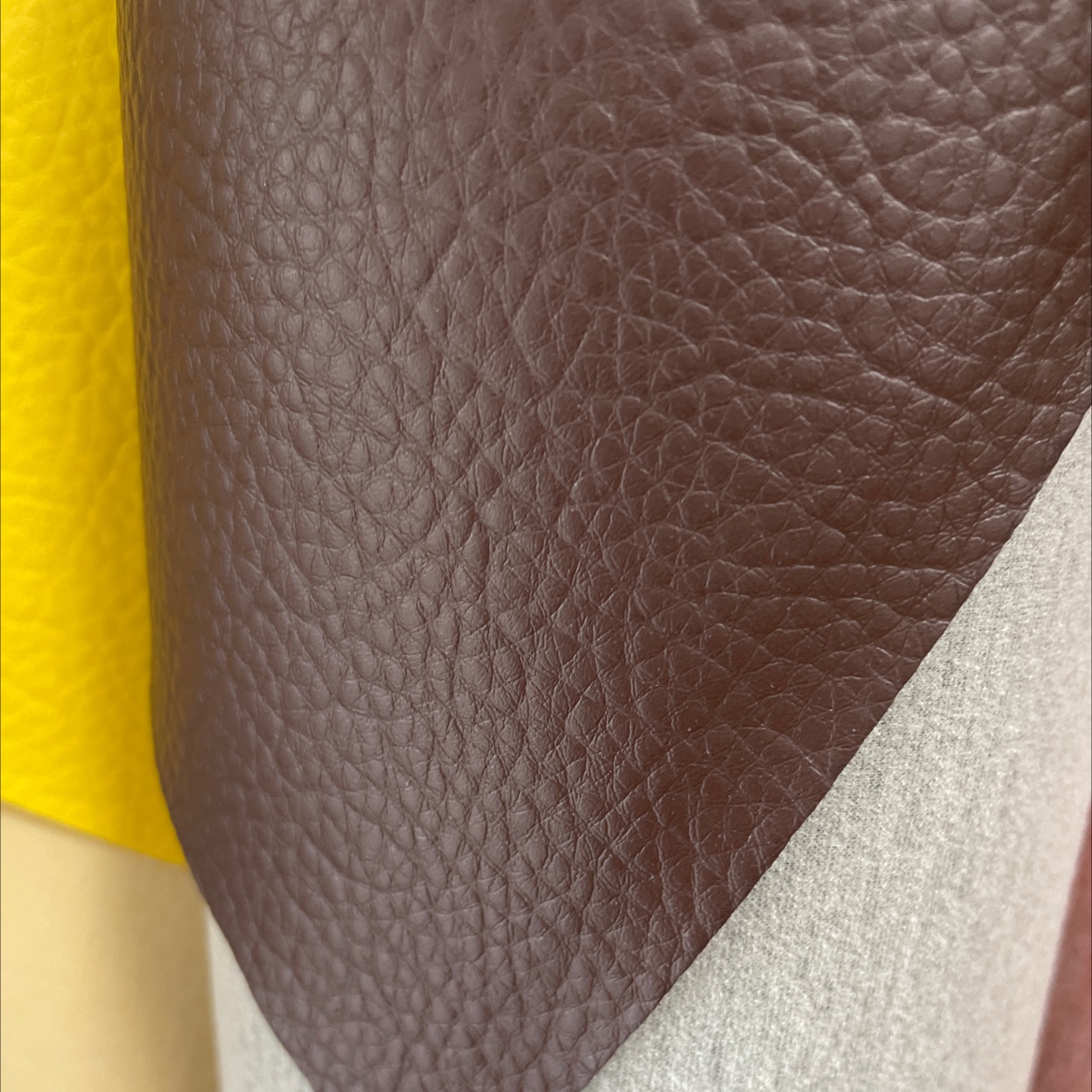 Large lychee-patterned leather fabric, leather sofa, belt, accessories, coffee dlz024 Application Scenario