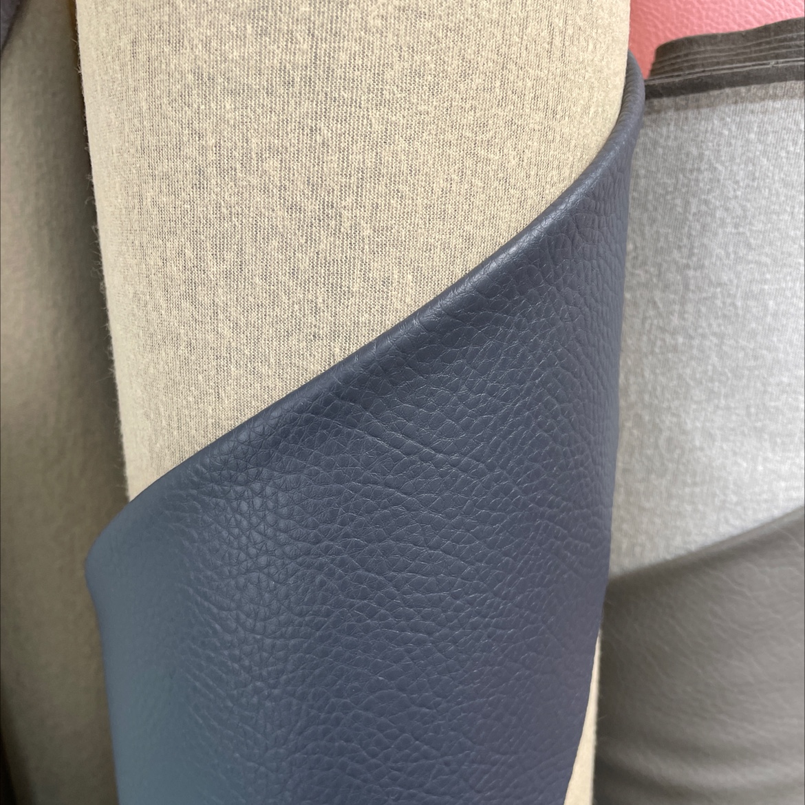 Leather fabric with a large lychee pattern, leather sofa, leather belt and accessories, deep blue dlz017 details Picture