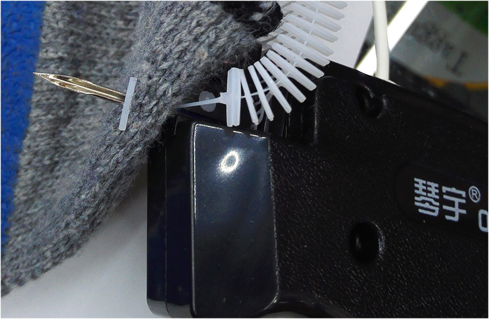 Tag gun, glue needle, glue needle gun, pin header gun, tag needle gun, tag gun, tag label, snatch clothing tag binding machine, glue needle machine, label gun, DUKE sock gun detail image 5