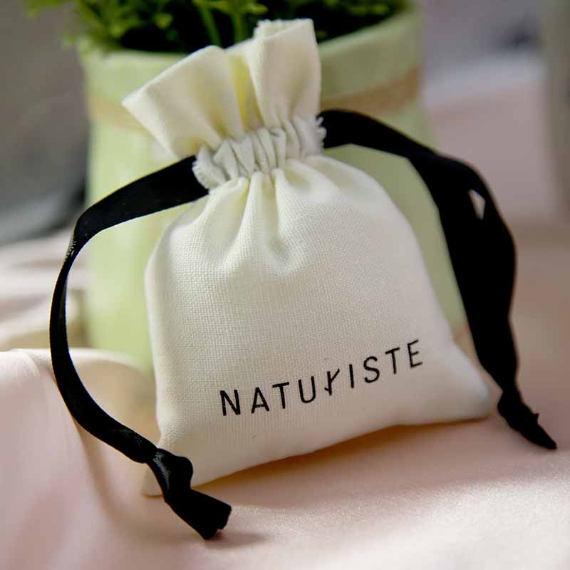 厂家直销:专业生产各种礼品袋，饰品袋，珍珠纱袋，绒布袋，棉布袋，麻布袋，眼镜袋等，可以来样定制。hp31008