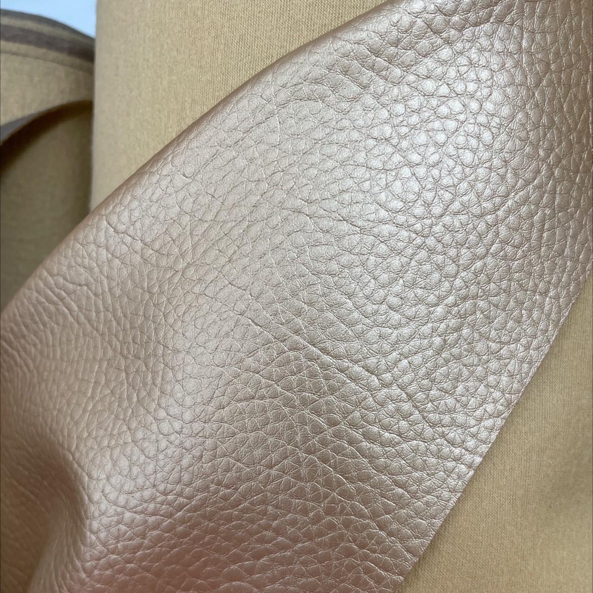 Large lychee-patterned leather fabric, leather sofa, leather belt, jewelry, gold dlz035 details Picture