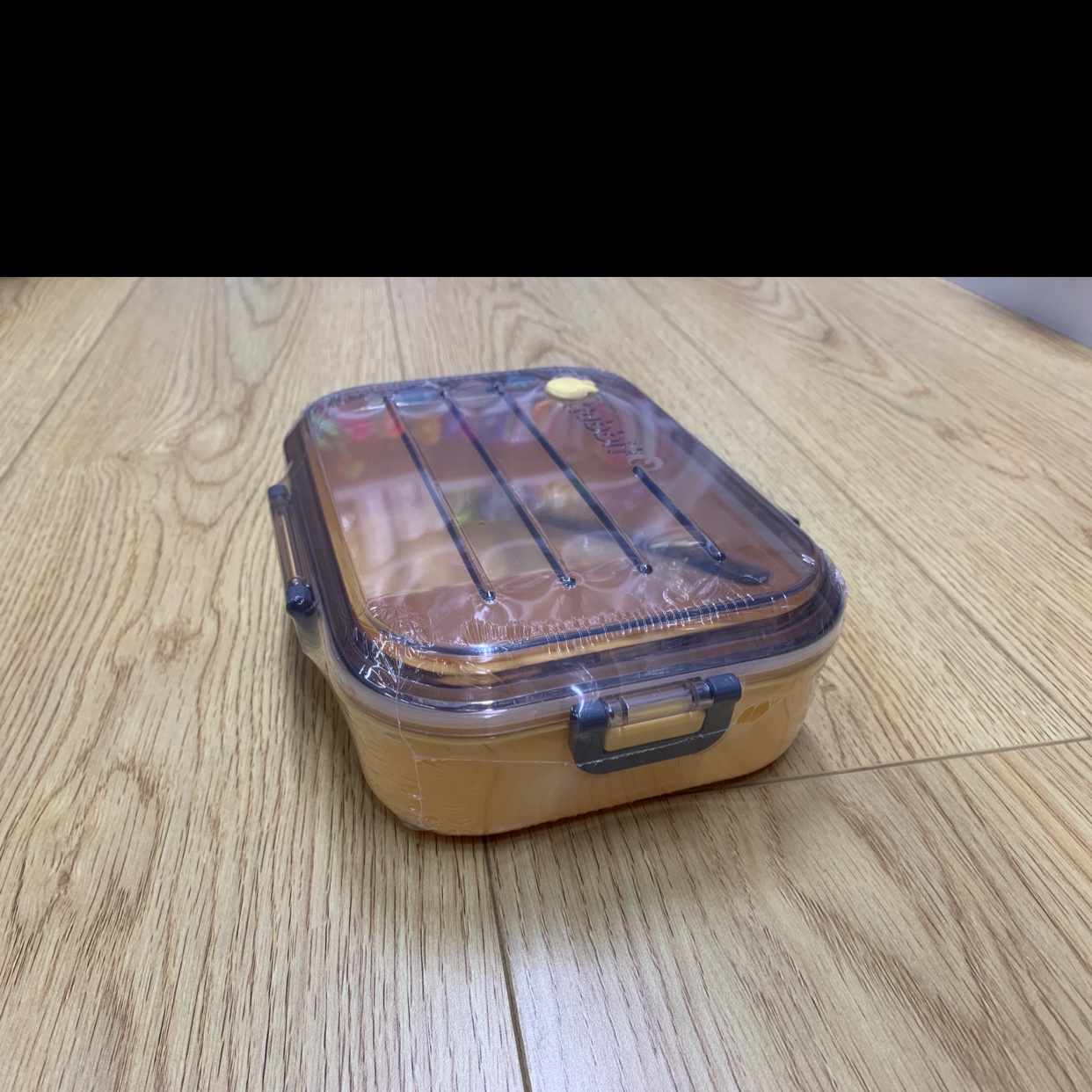 New transparent lunch box student lunch box divided lunch box Application Scenario