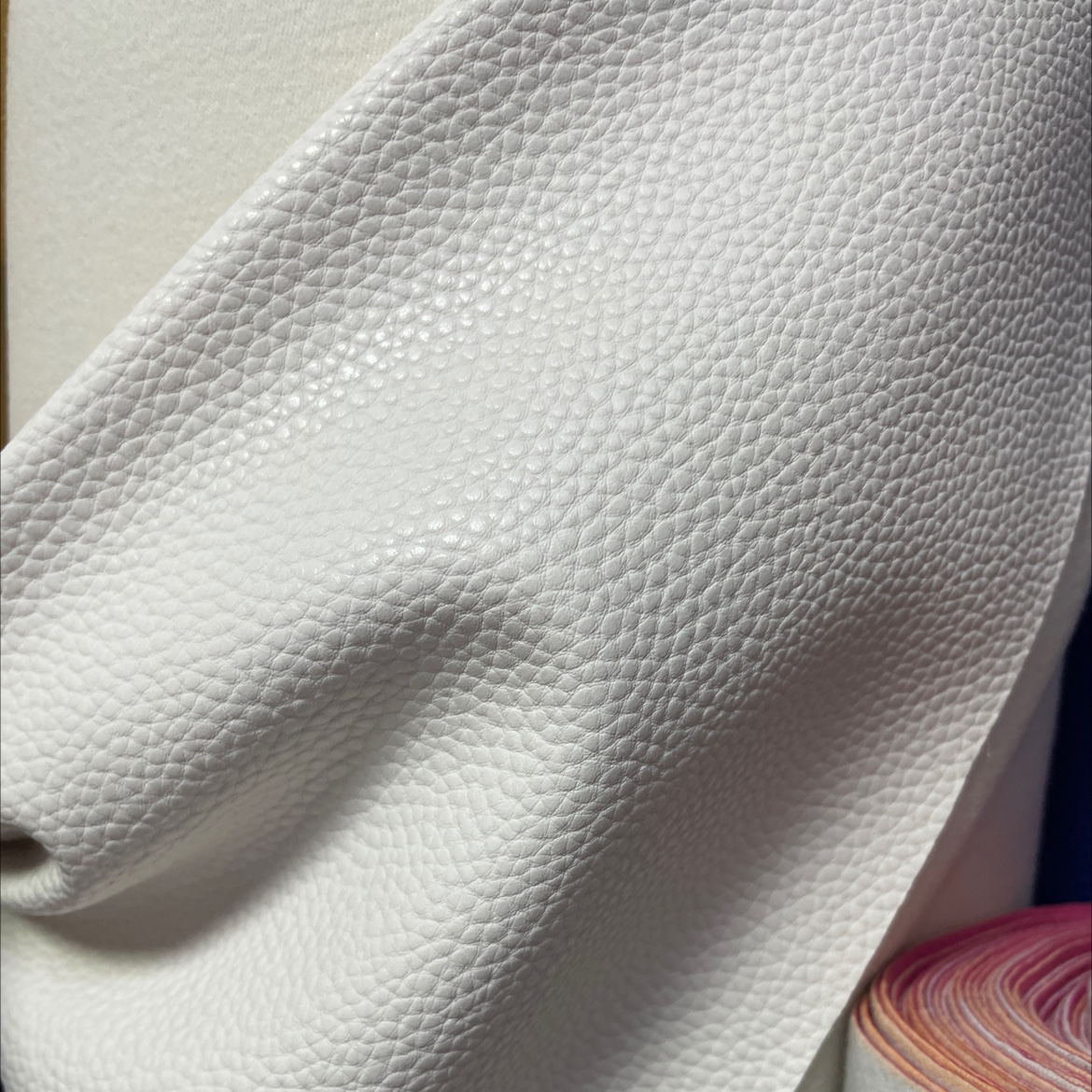 Classic lychee-patterned leather fabric, leather bags, sofas, belts, accessories, white jdlz028 Item Picture