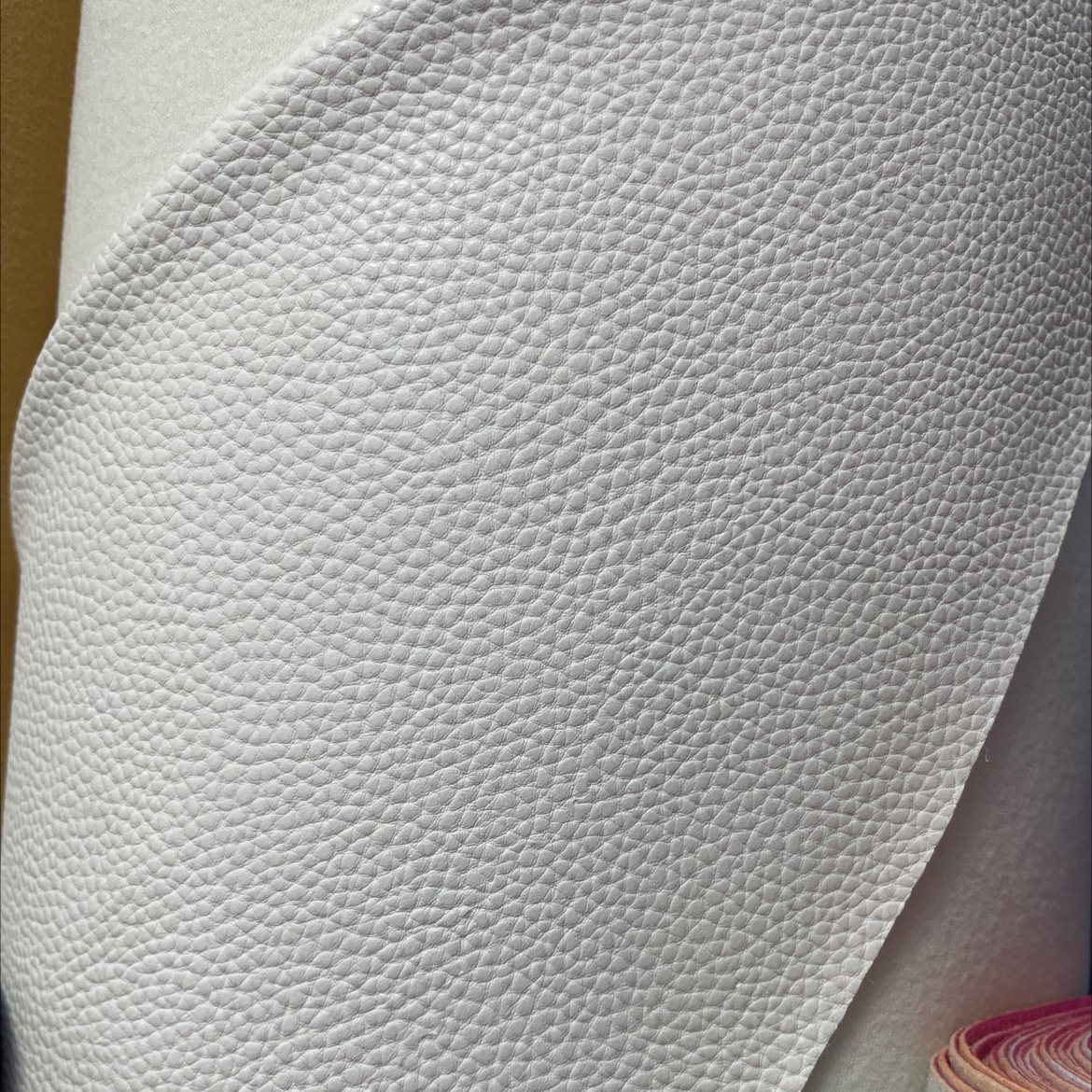 Classic lychee-patterned leather fabric, leather bags, sofas, belts, accessories, white jdlz028